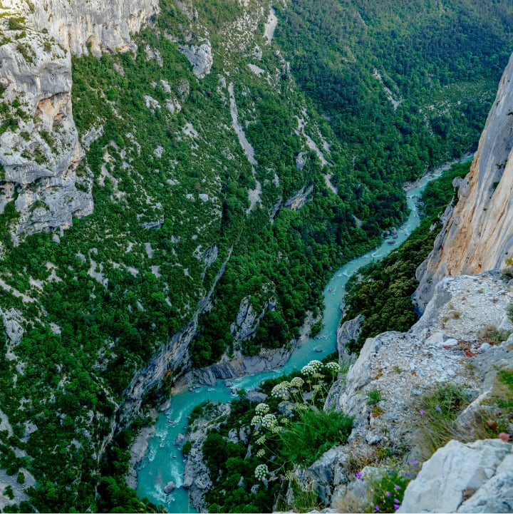 Rivière en contre bas des Gorges du Verdon - Club*** Château Laval - Gréoux les Bains