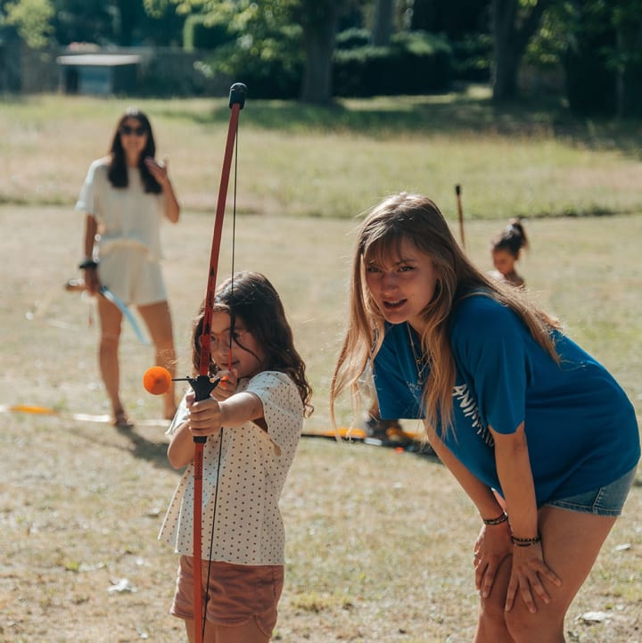 Personnes faisant du tir à l'arc - Club*** de Château Laval - Gréoux les Bains