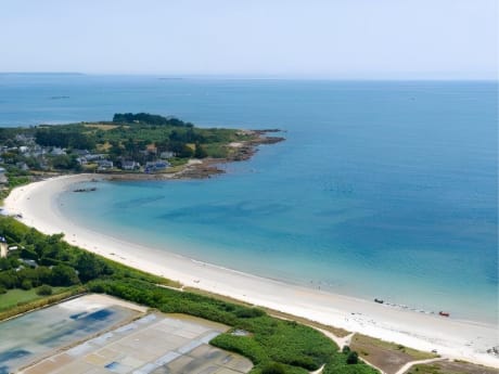 La plage de Kervillen &agrave; La Trinit&eacute;-sur-Mer - top 5 plages en Bretagne