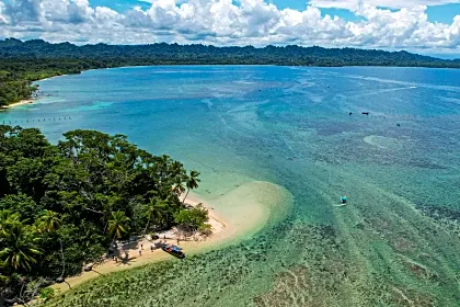 cahuita-coastline-snorkeling-puerto-viejo.jpg