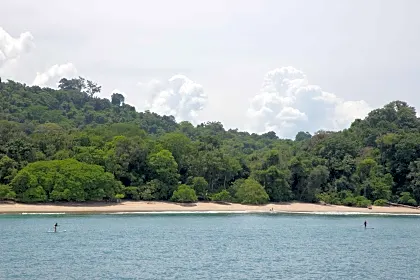 fun-and-party-biesanz-beach-overview-manuel-antonio.jpg