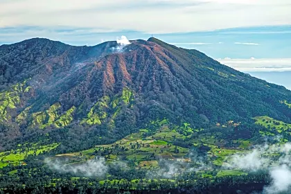 irazu-volcano-wide-scenery.jpg