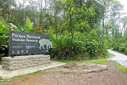 tenorio-rio-celeste-national-park-entrance.jpg