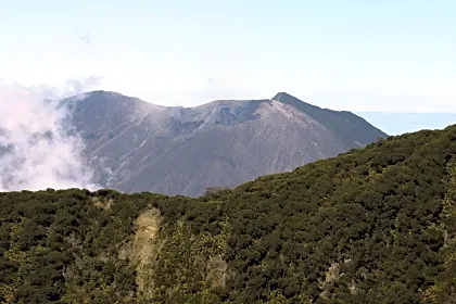 turrialba-volcano-crater-close-up.jpg