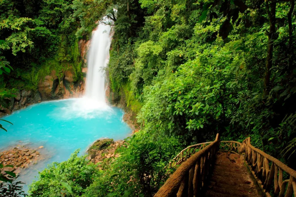 Río Celeste and Tenorio Volcano
