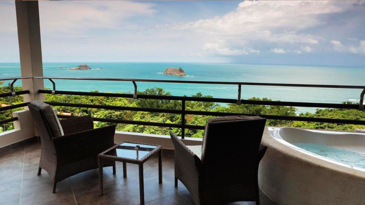 A Full-Service Resort with Convenient Location