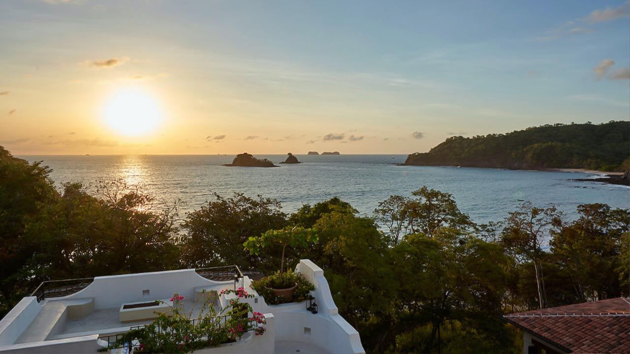 A Gentle Beachfront Stay in Guanacaste