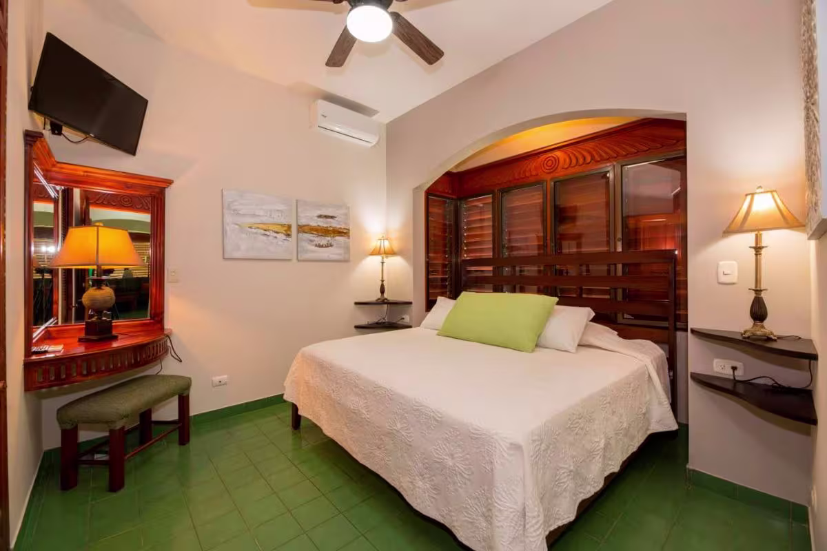 Club del Mar image 727