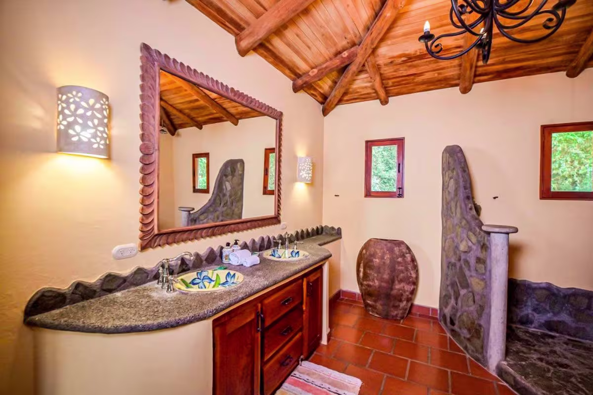 Casa de Mi Hermano image 2412