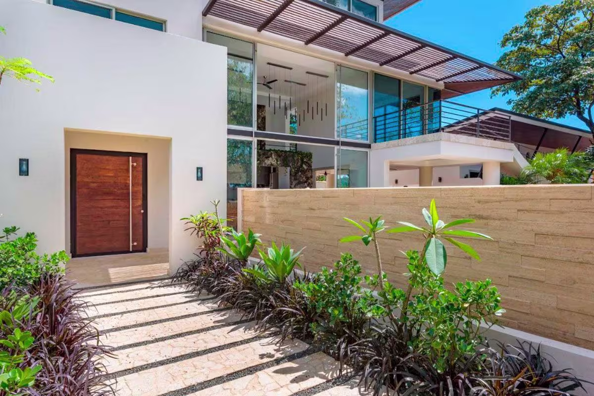 Mother Earth Vegan Hotel image 6232