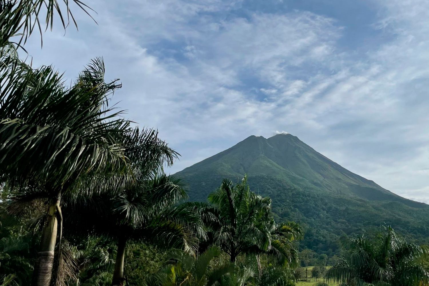 paradise-hot-springs-arenal-volcano.jpg