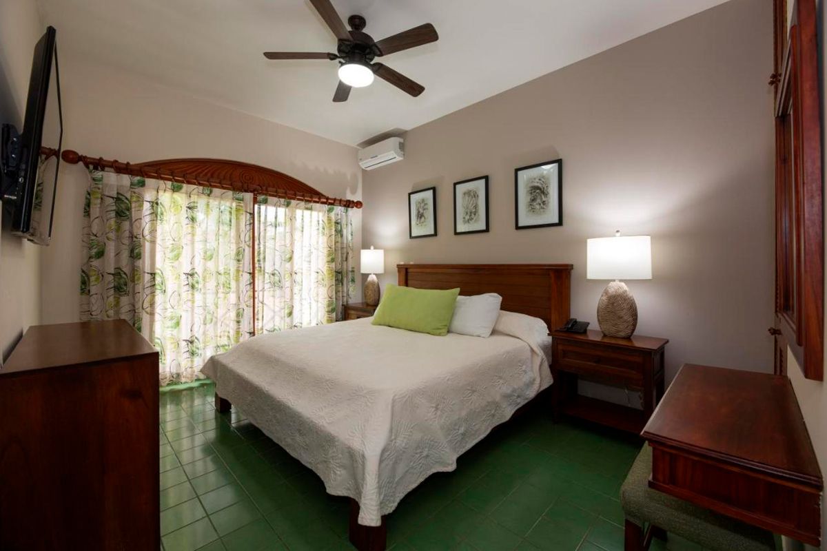 Club del Mar image 724