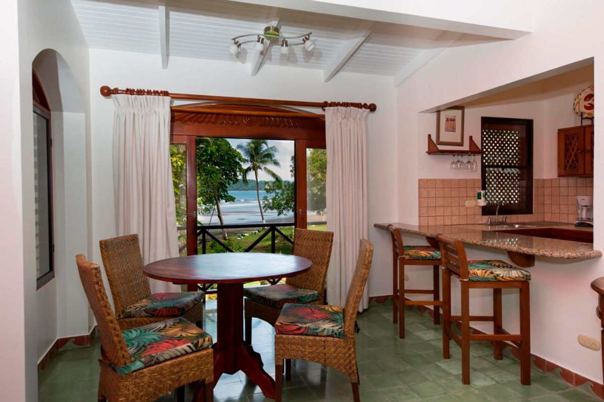 Club del Mar image 730