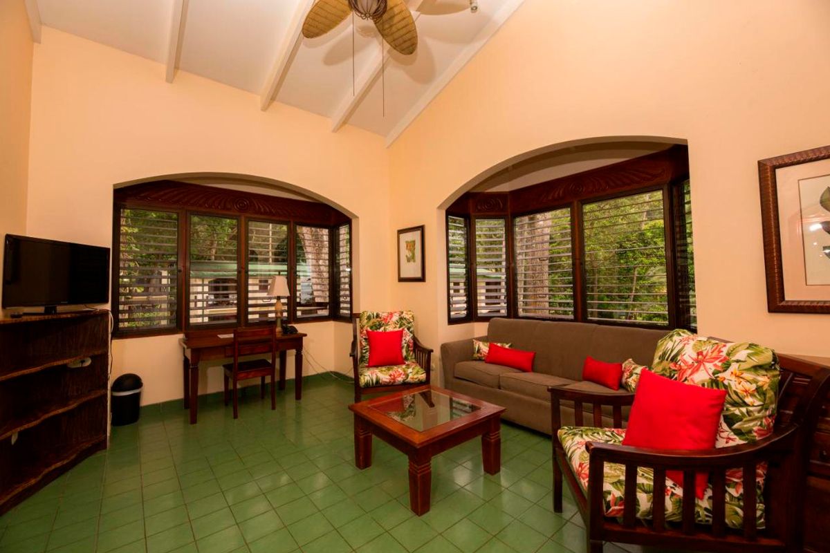 Club del Mar image 728