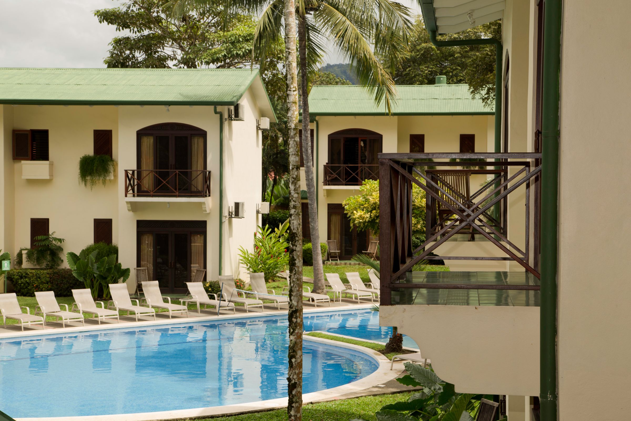 Club del Mar image 733