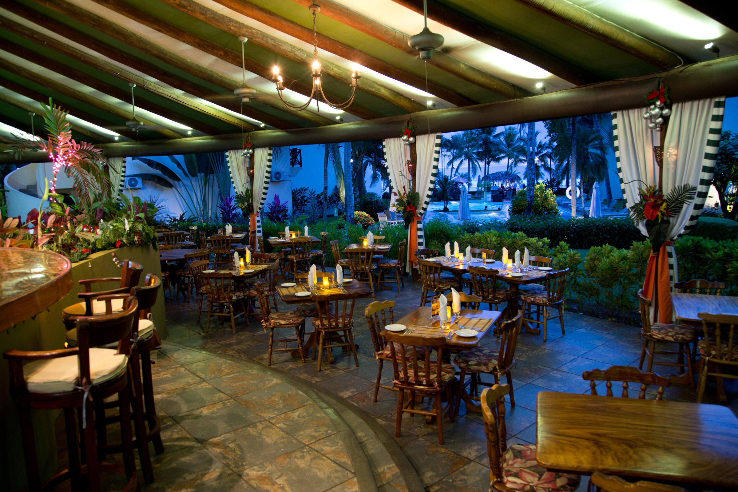 Club del Mar image 735