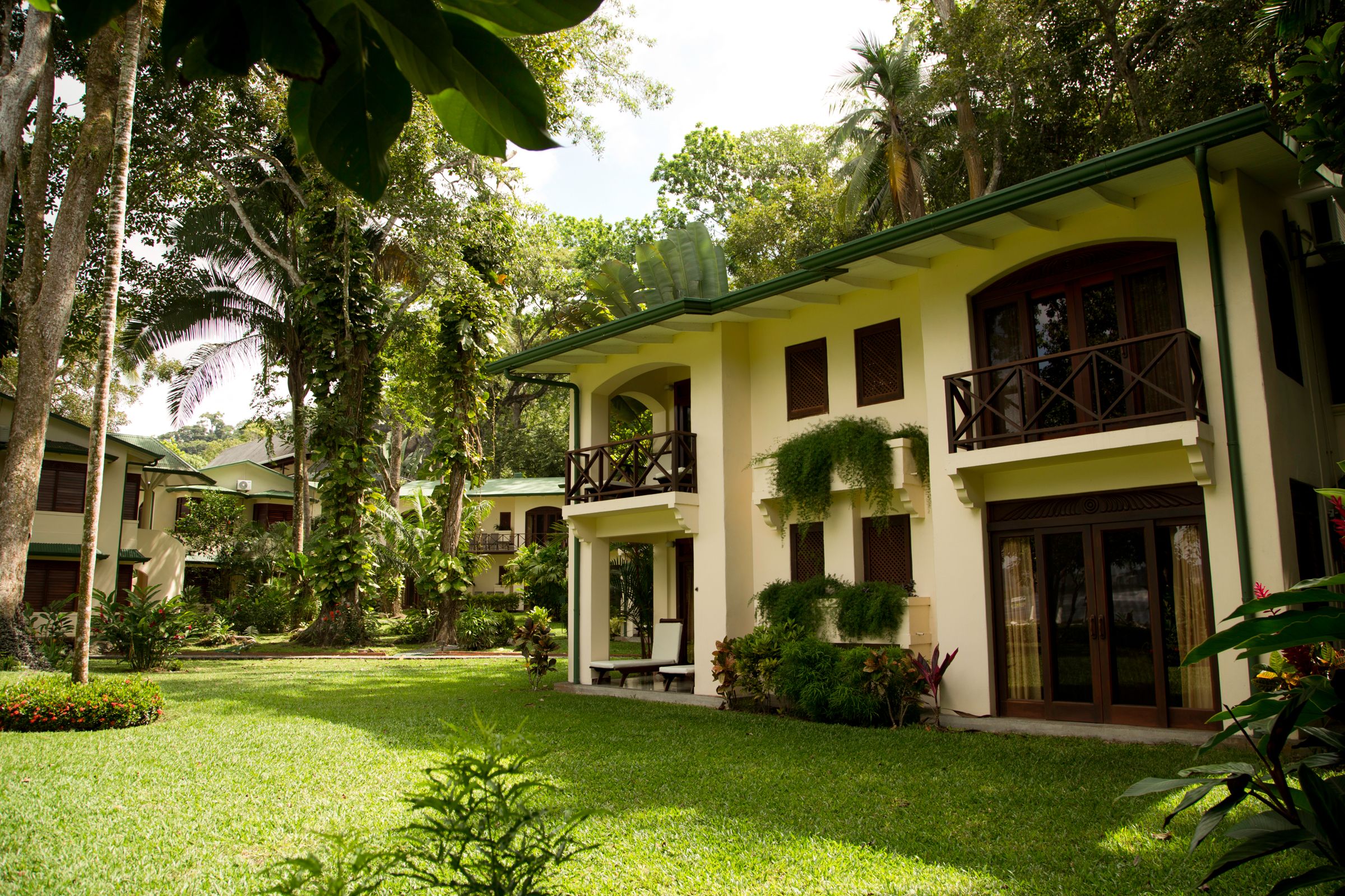 Club del Mar image 740