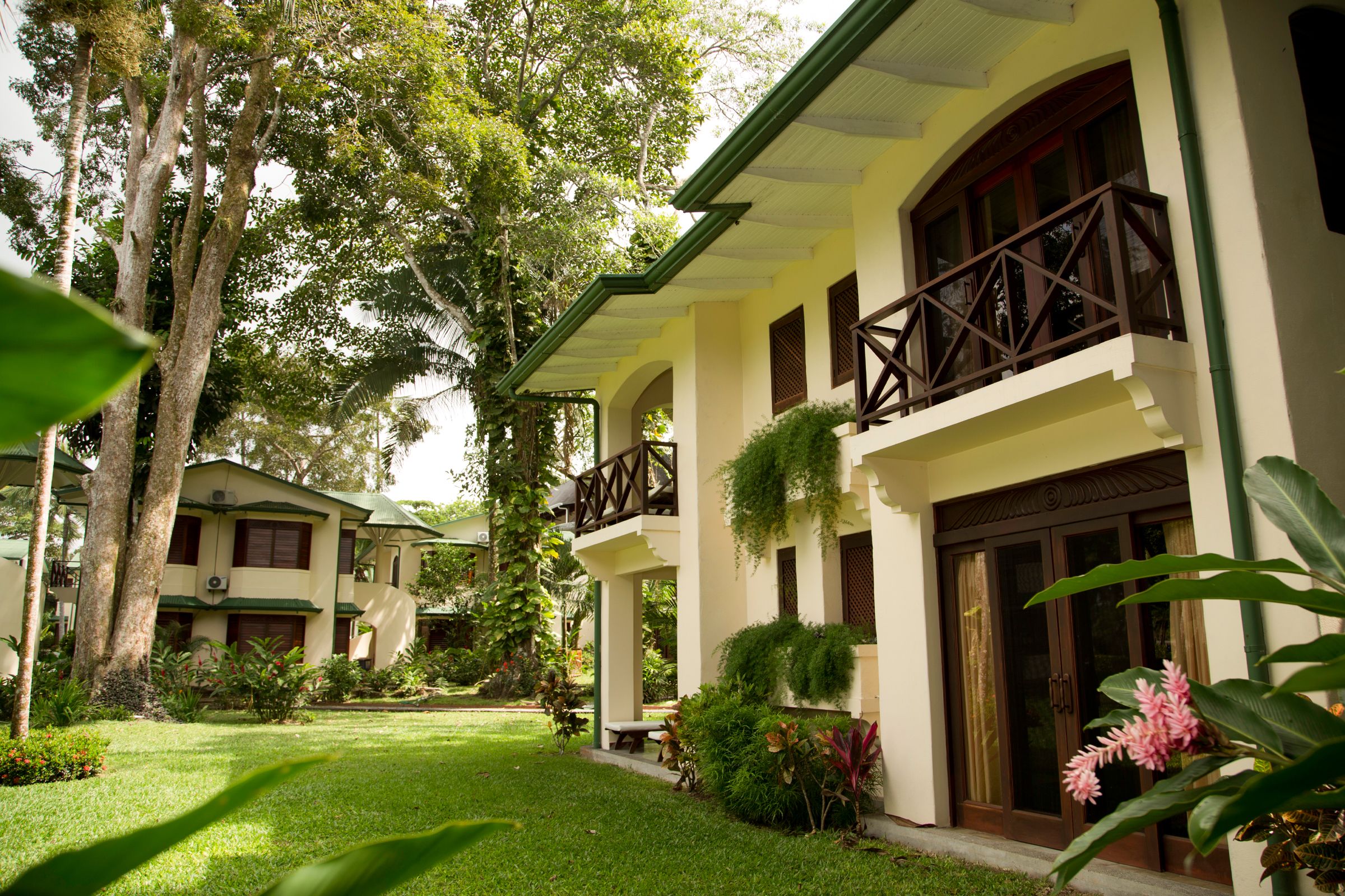 Club del Mar image 739