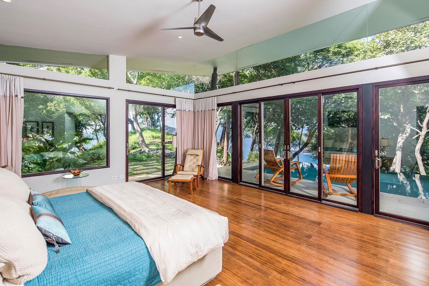 Seacliff Point Villa image 2491