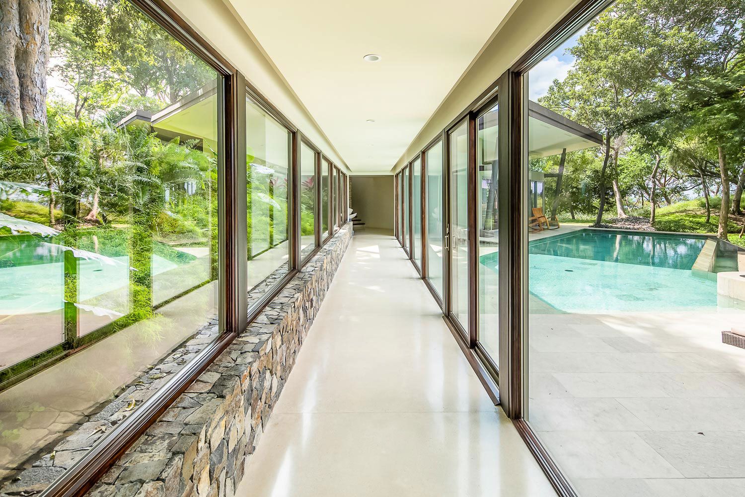 Seacliff Point Villa image 2497