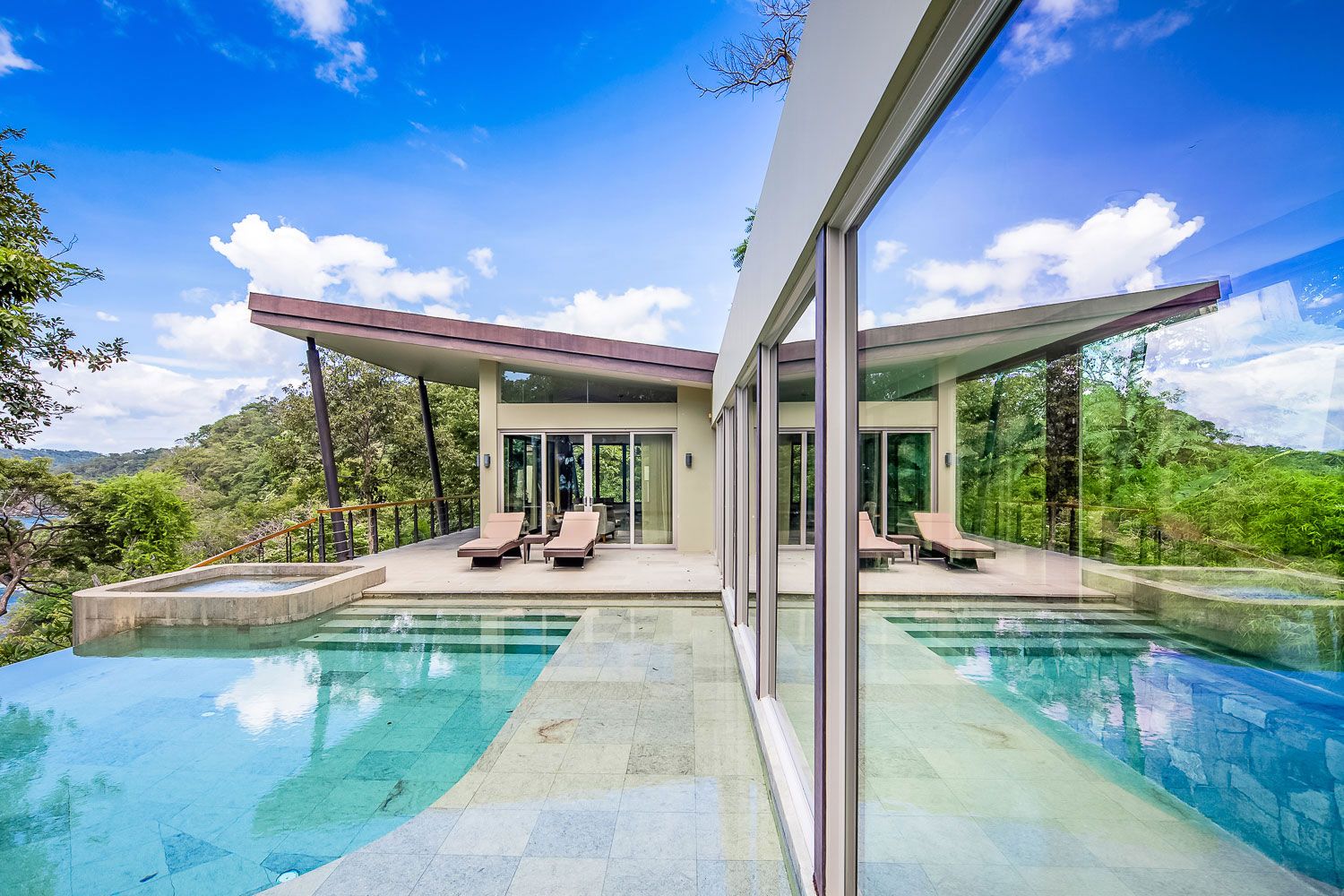 Seacliff Point Villa image 2490