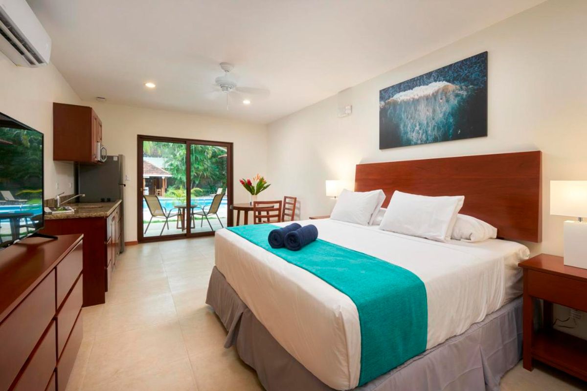 The Coast Hotel image 3532