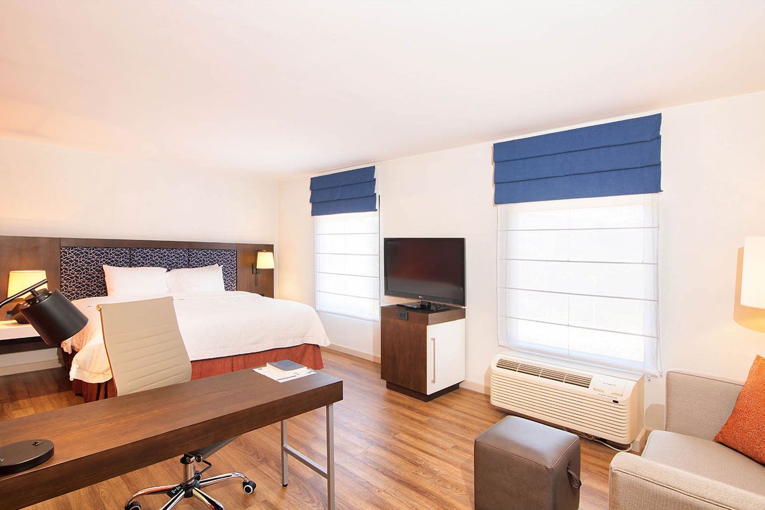 Hampton Inn & Suites by Hilton image 4602