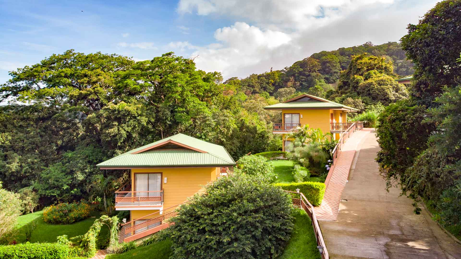 Ficus Sunset Suites image 8547