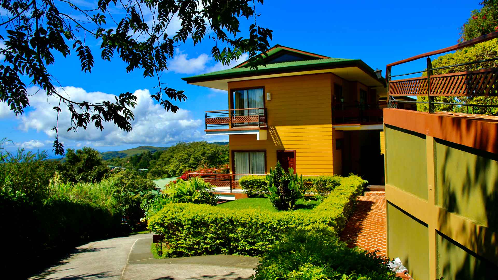 Ficus Sunset Suites image 8550