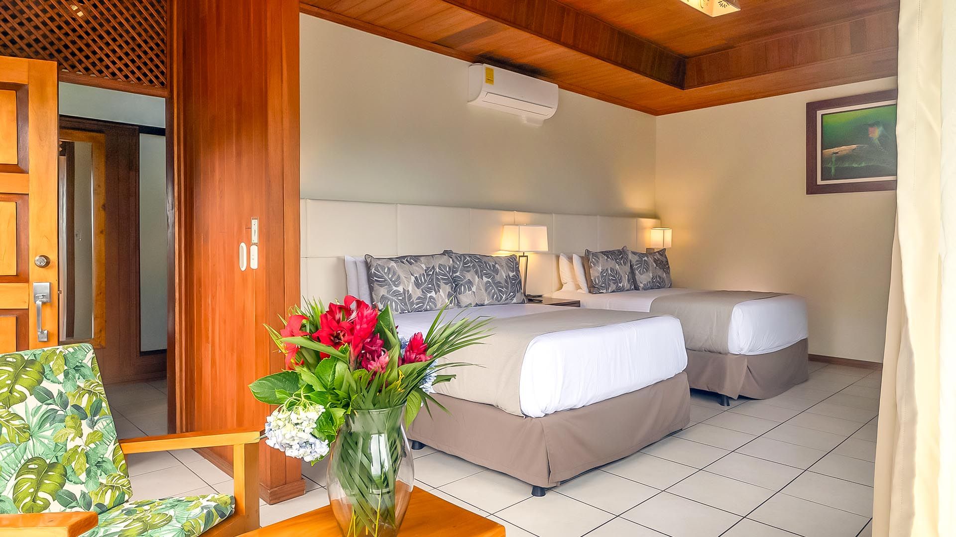 Ficus Sunset Suites image 8671