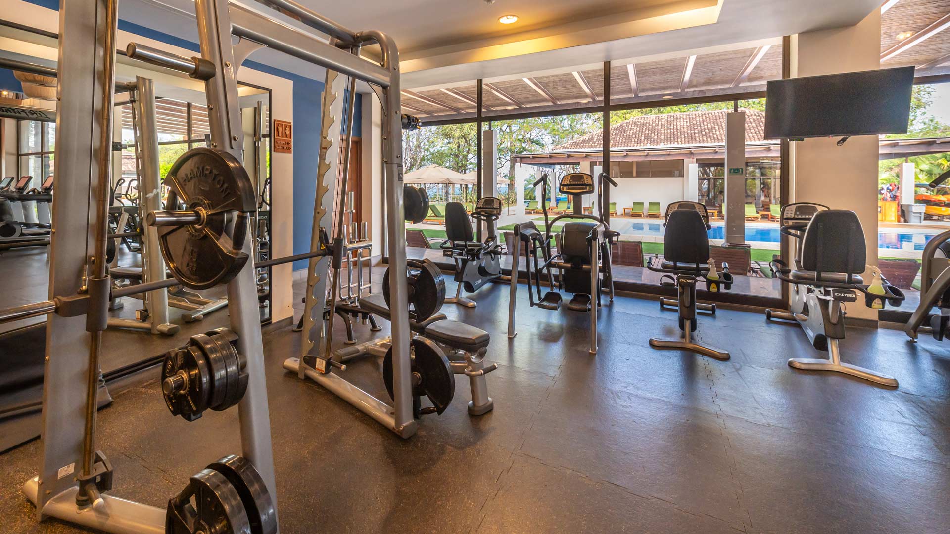 Deluxe Three-Bedroom Condos image 9506