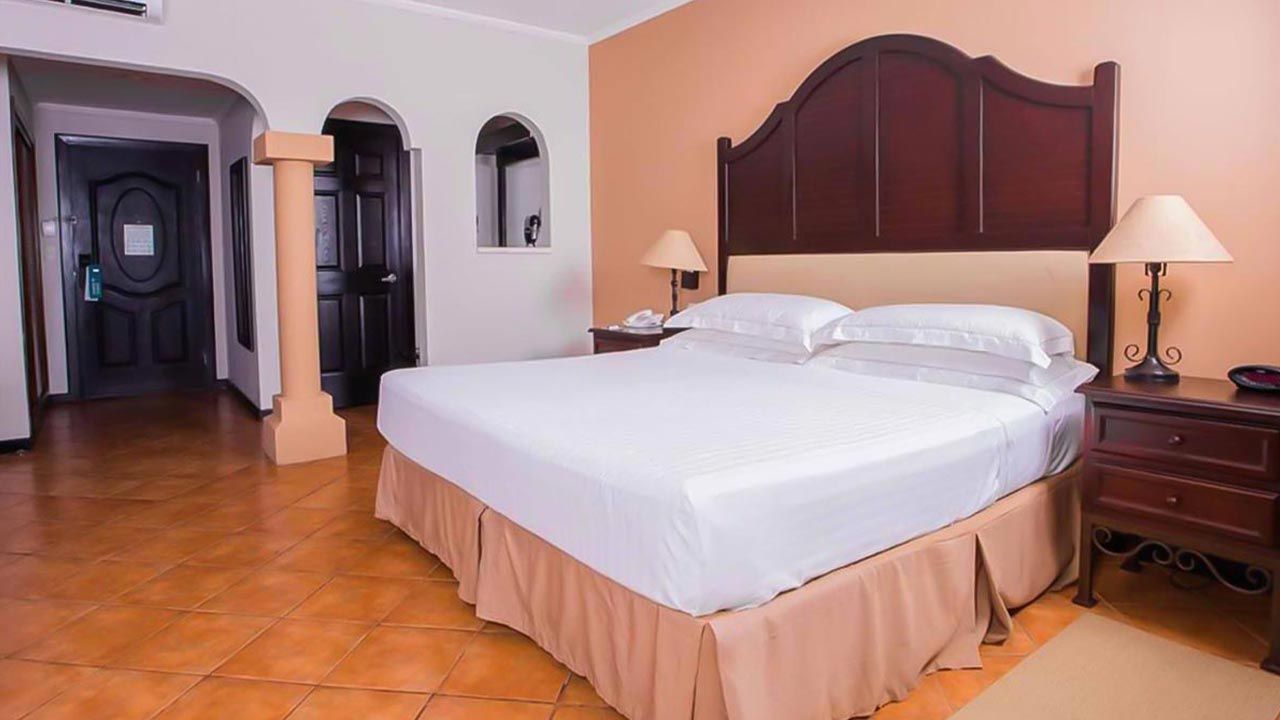 Occidental Papagayo image 10405