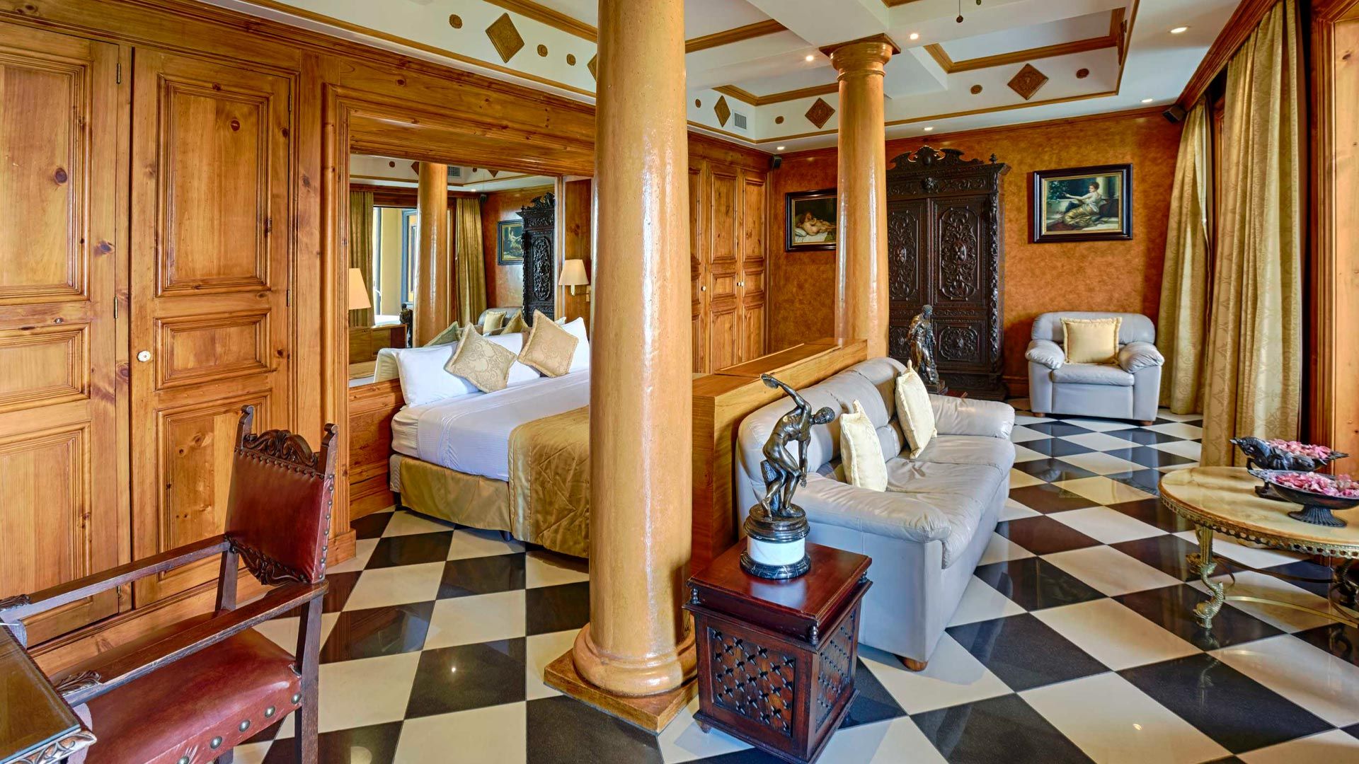 Zephyr Palace  image 10465