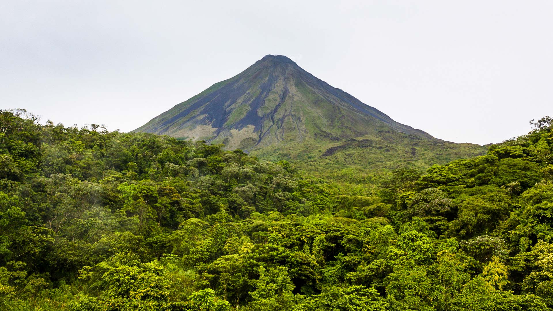 Arenal Volcano and La Fortuna image 11595