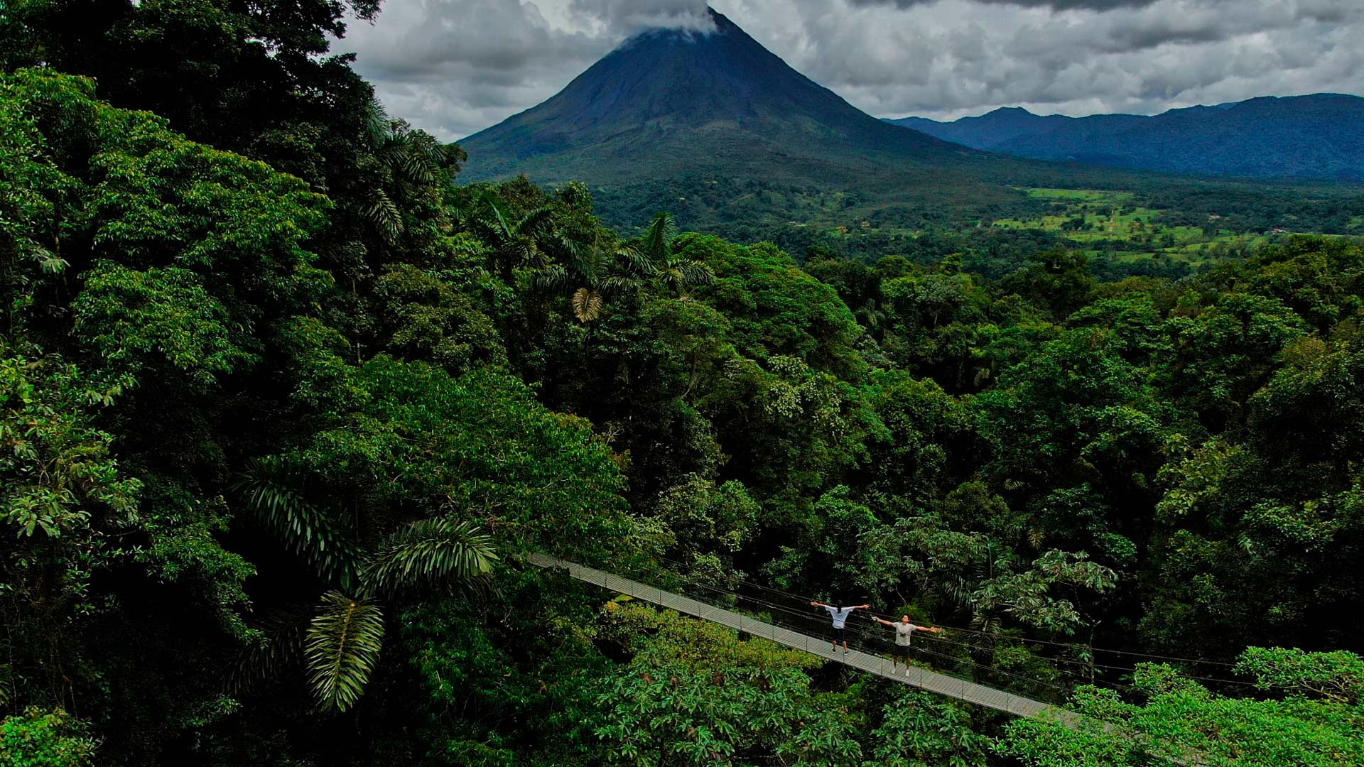 Arenal Volcano and La Fortuna image 11599