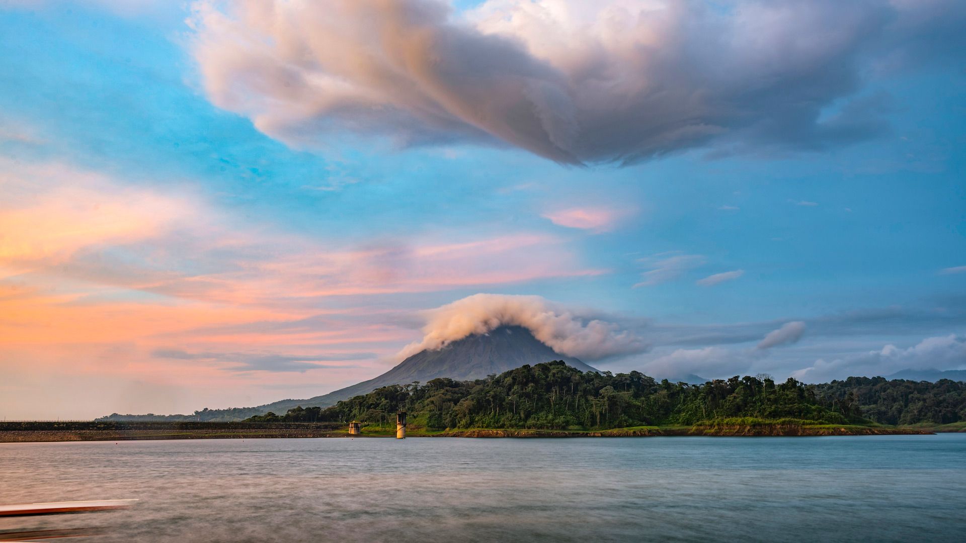 Arenal Volcano and La Fortuna image 11597