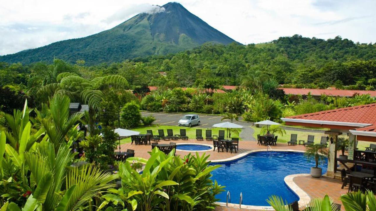 Volcano Lodge and Springs image 12109