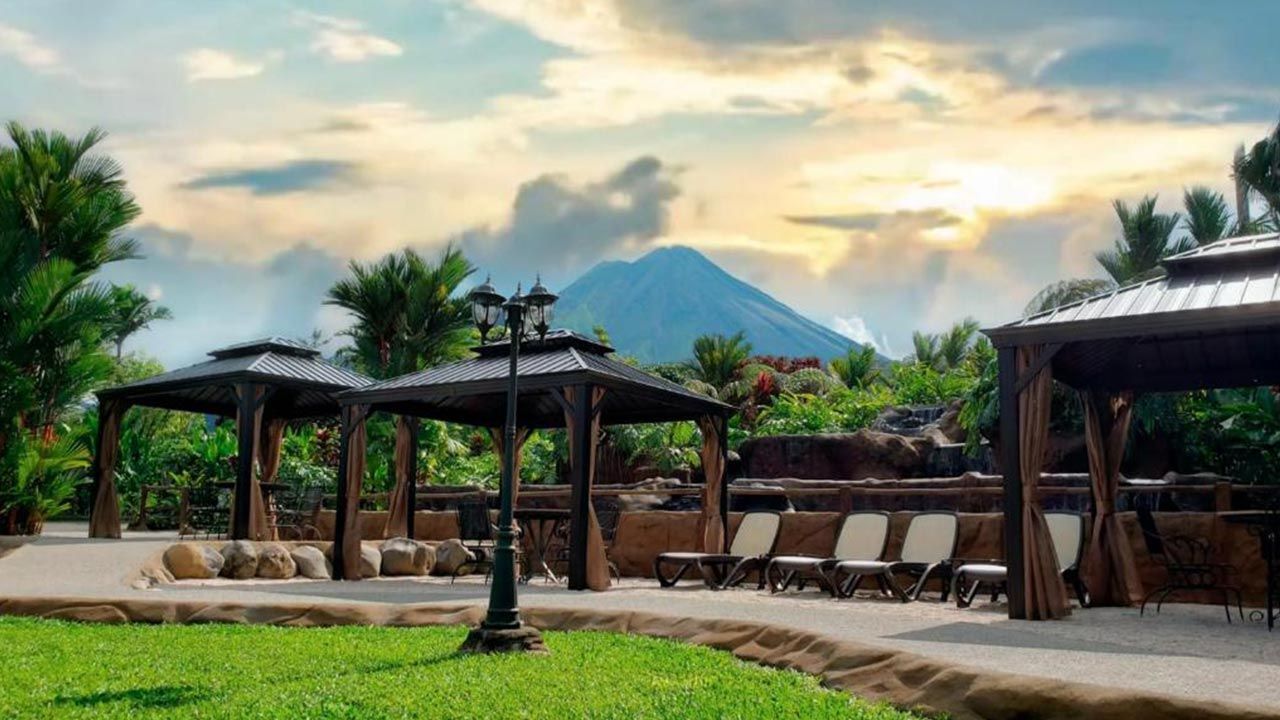 Volcano Lodge and Springs image 12120