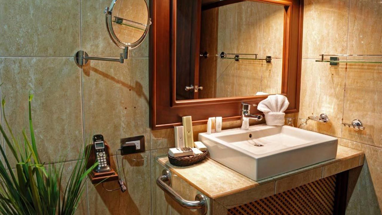 Volcano Lodge and Springs image 12121