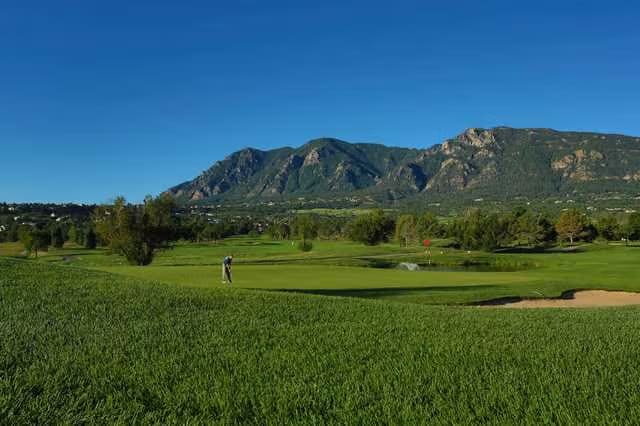 Cheyenne Mountain Resort Stay & Play