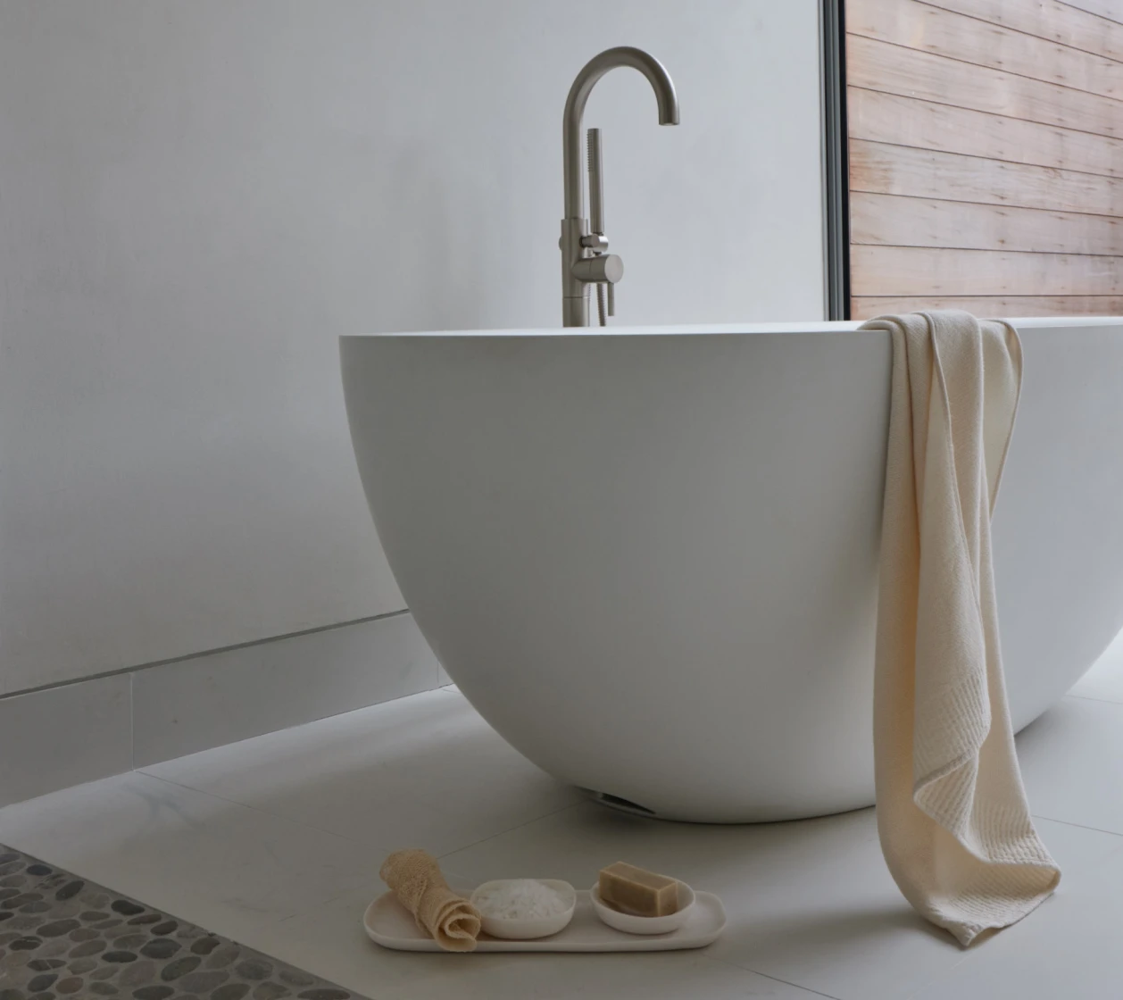 Shou Sugi Ban House Studio Tub