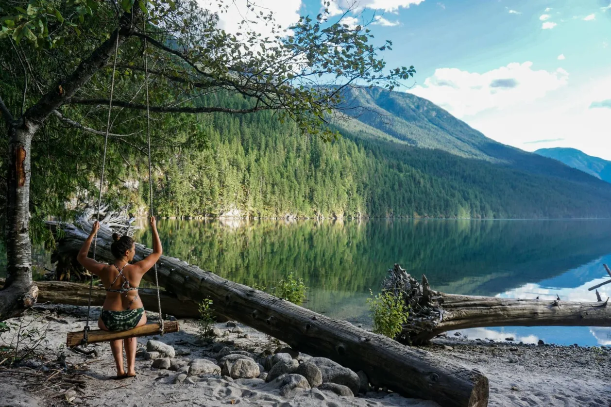 REO-rafting-glamping-yoga-resort-nahatlatch-lake-swing