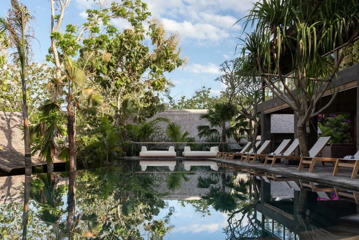 Asa Maia retreat in Bali pool view
