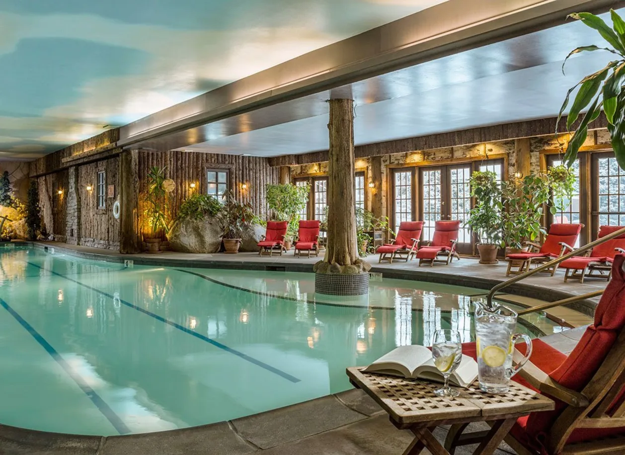 Mirror Lake Inn indoor pool