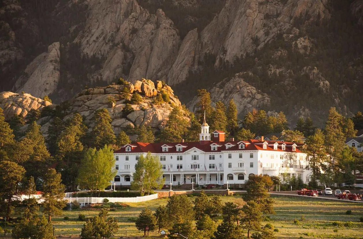 12 Haunted Hotels That Go Hide-and-Shriek