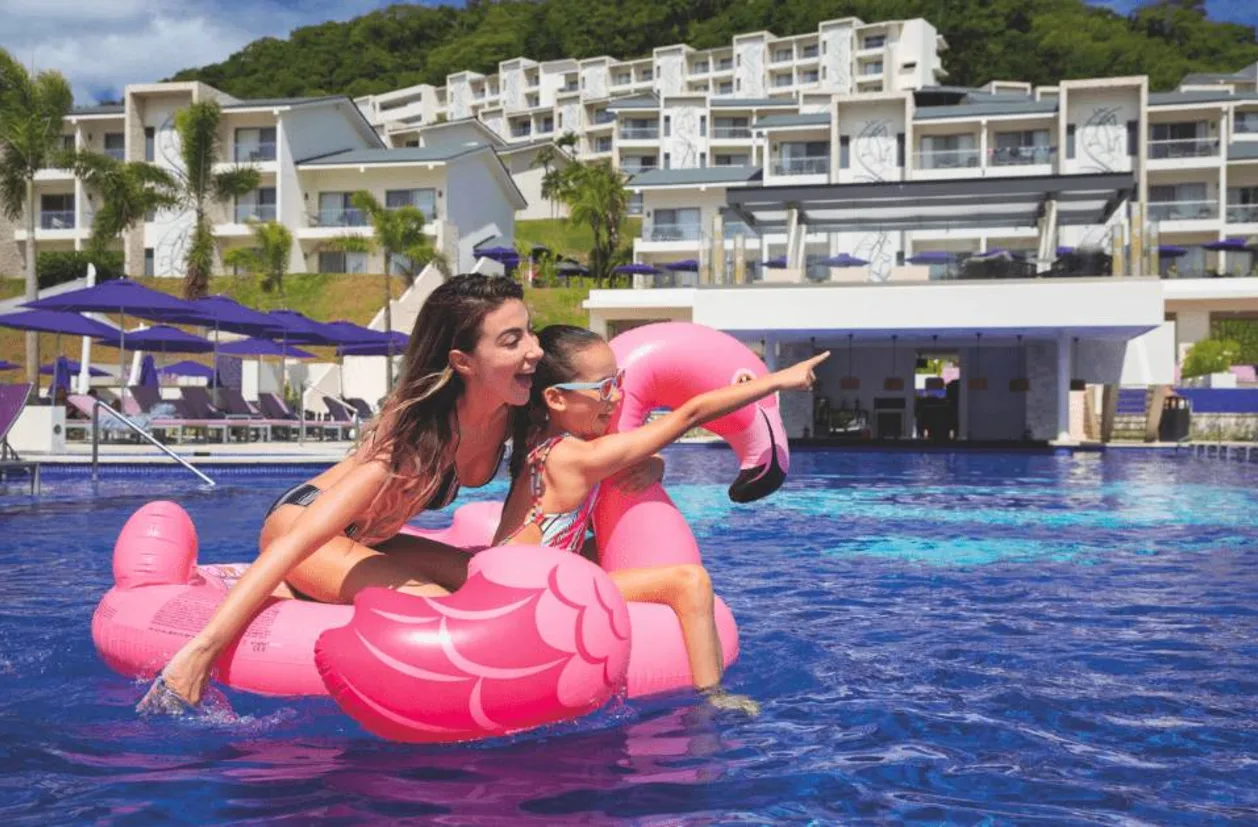Planet Hollywood Costa Rica family pool day with mom & daughter