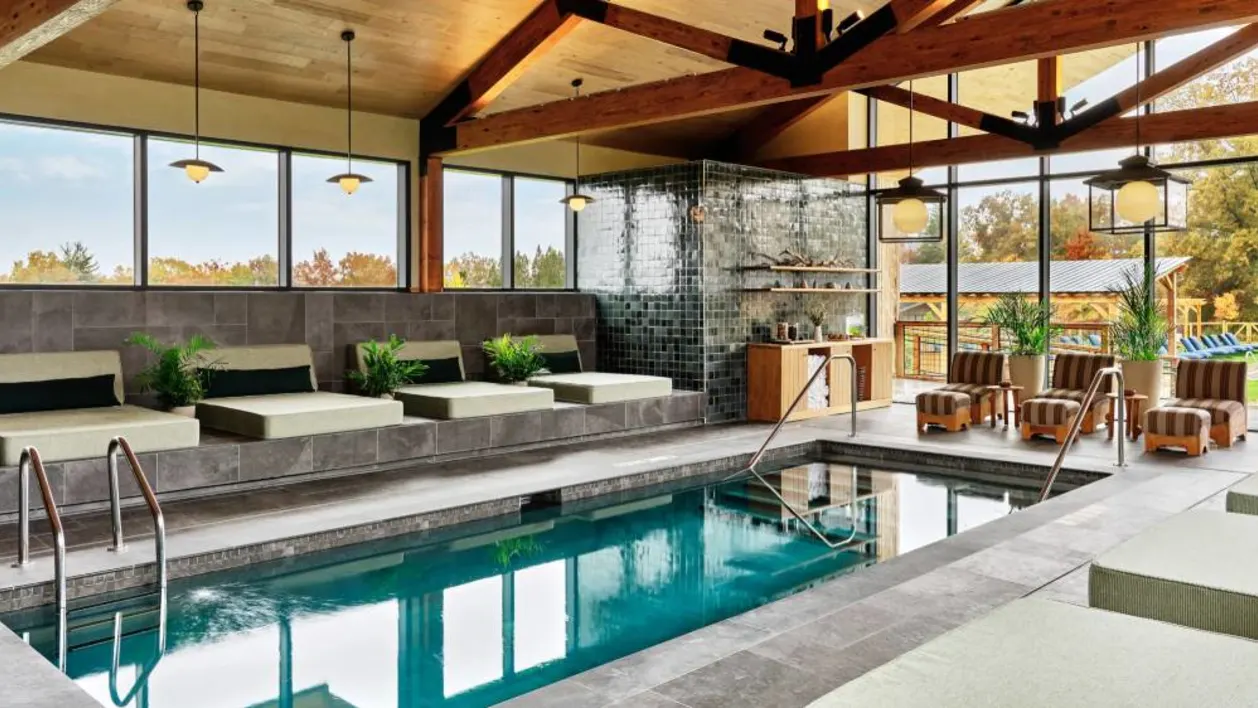 Thistle spa pool at Wildflower Farms
