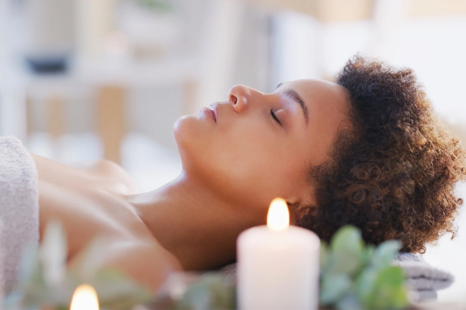 https://res.cloudinary.com/vacayou/images/f_webp,q_auto/v1691090677/magazine/african-american-woman-getting-mindful-massage-Adene-Sanchez-istock/african-american-woman-getting-mindful-massage-Adene-Sanchez-istock.jpg?_i=AA