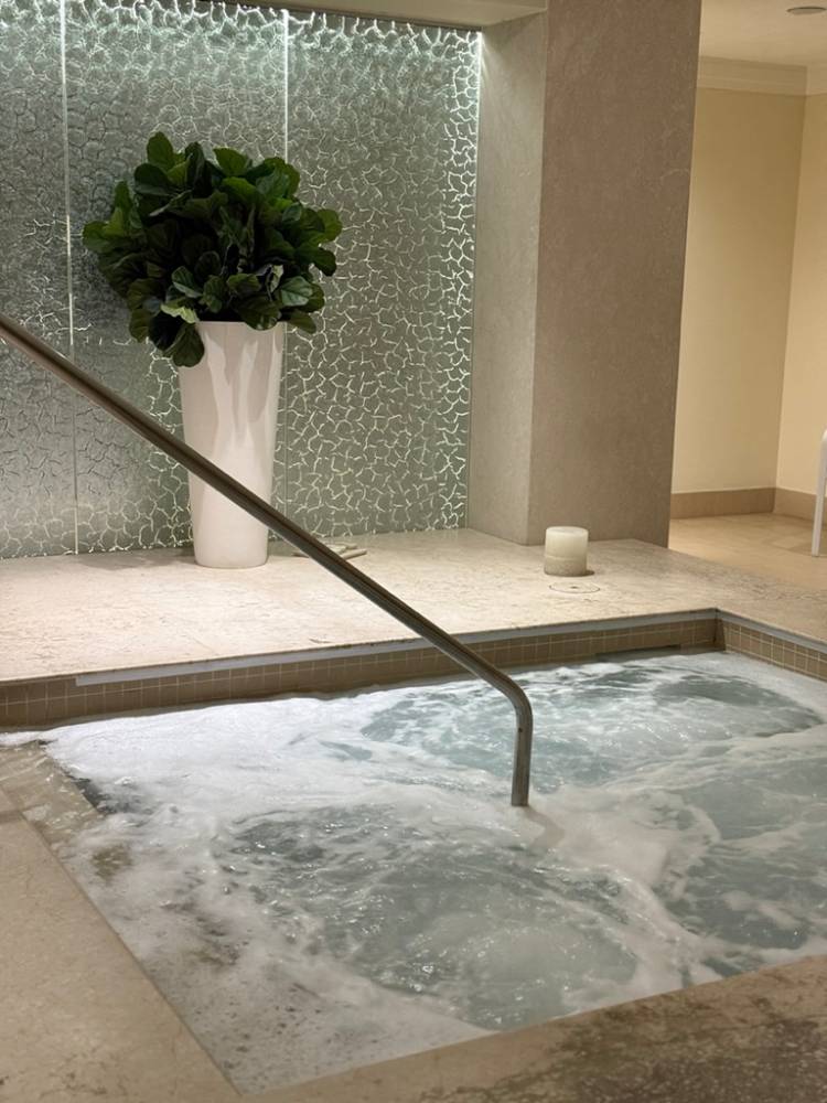 Jacuzzi at Pritikin Longevity Center