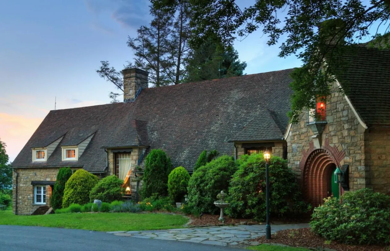 French Manor Inn exterior